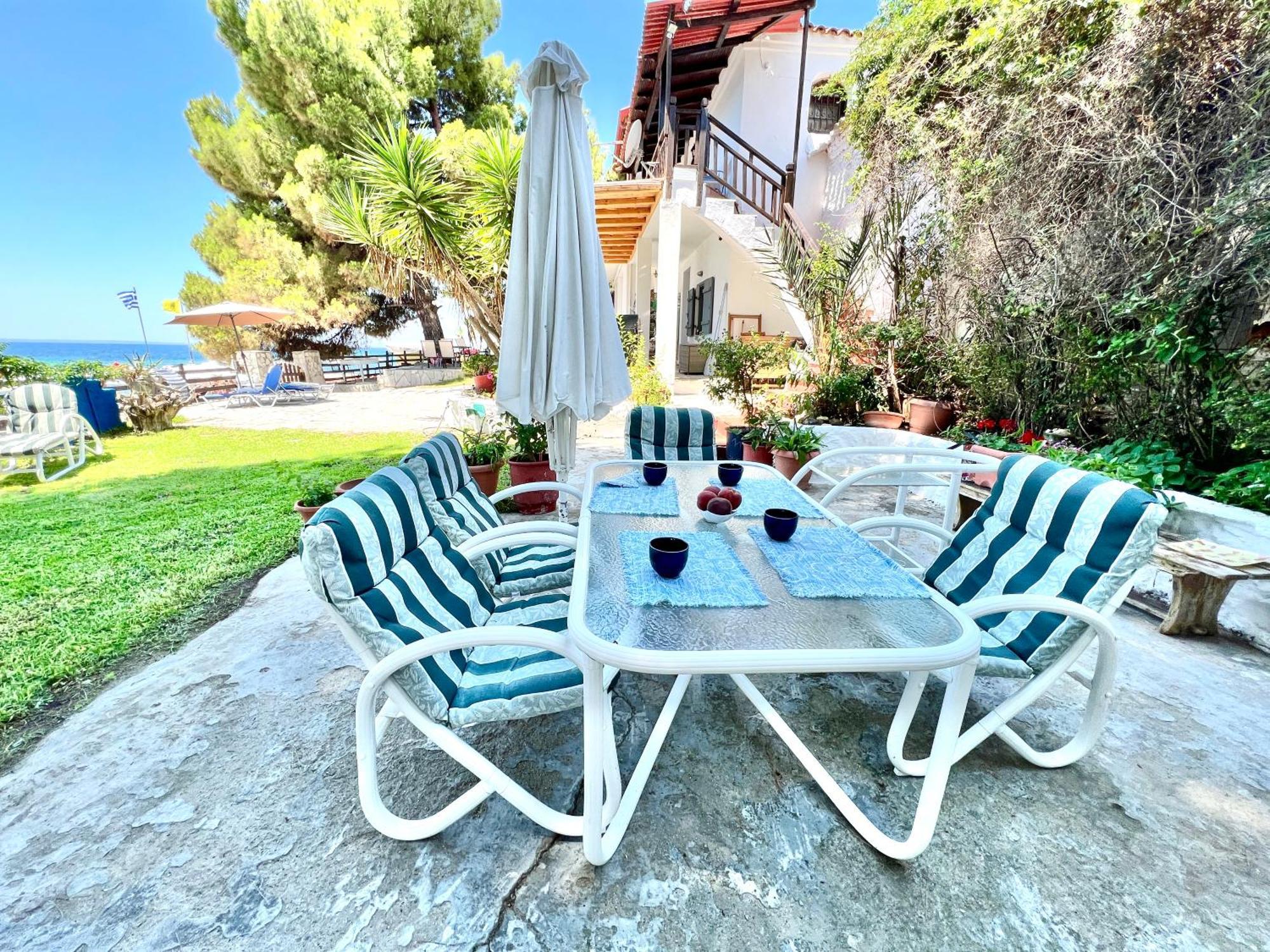 Апартаменты The House By The Sea Метаморфоси Экстерьер фото